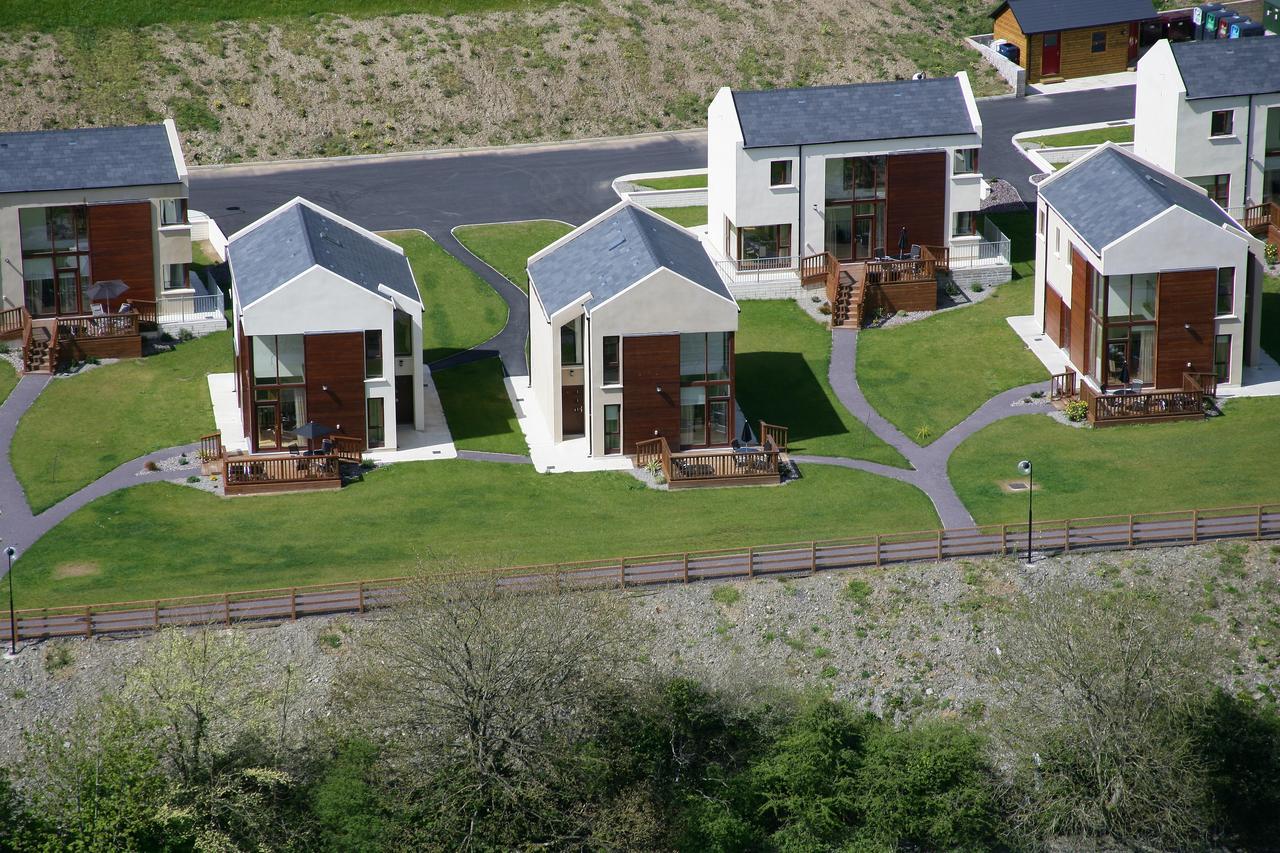 Castle Quay Villa Ballinadee Exterior photo